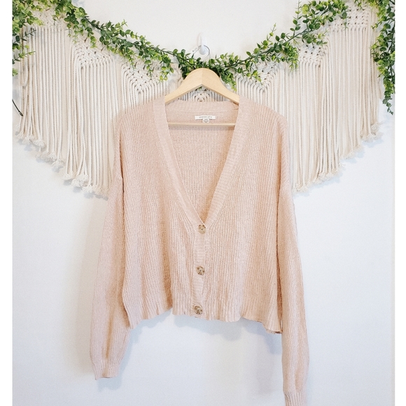 American Eagle Outfitters Sweaters - AMERICAN EAGLE Blush Pink Knit Button Front Long Sleeve Cropped Cardigan Sweater